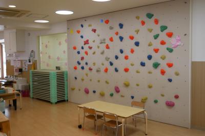 東京都江戸川区中葛西4-2-1東京福祉専門学校第二校舎2階にある、保育のお仕事求人