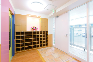 神奈川県横浜市神奈川区神奈川本町12-6にある、保育のお仕事求人