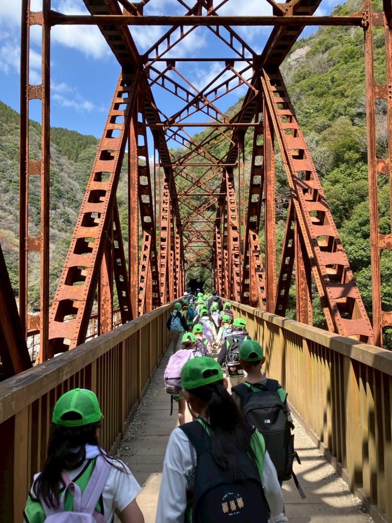 大阪府大阪市天王寺区石ヶ辻町７－２２にある、学童・児童館のお仕事求人