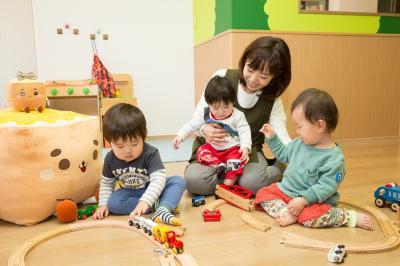 東京都新宿区大久保1-8-8-3階にある、企業内保育室（保育のお仕事）求人